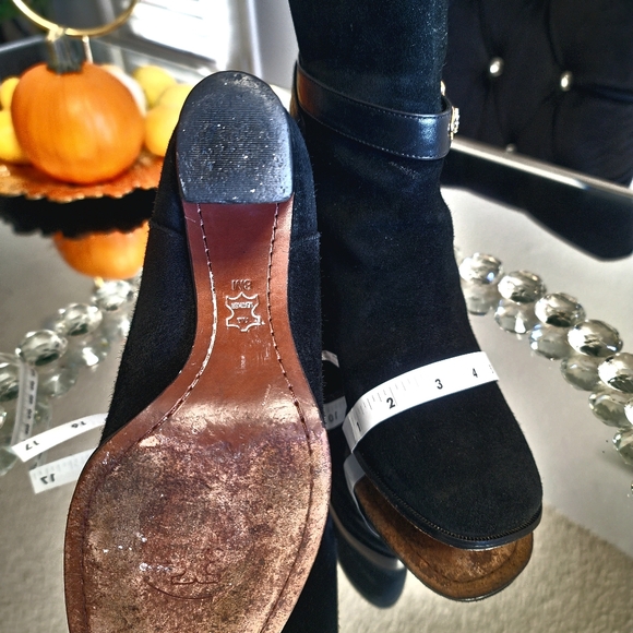 Tory burch Size 8M...Tory Burch Robynne boots... - Picture 5 of 7